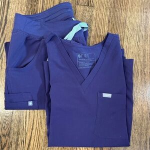Figs Purple Jam scrubs XL/L